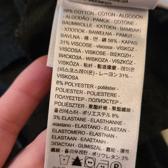 Levi's Snakeskin Print High-Rise Super Skiny jeans. - Picture 6 of 6